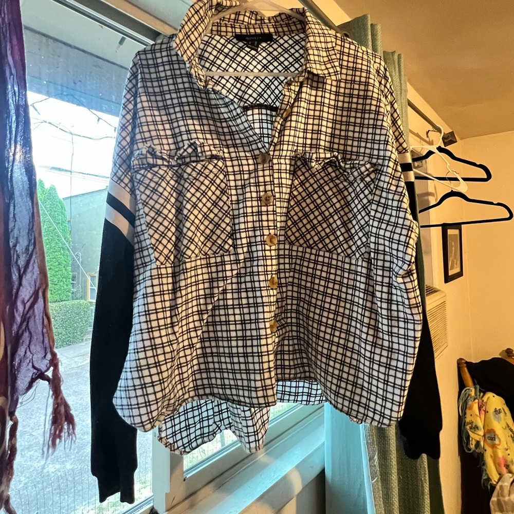 2x Cropped Sweater
